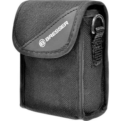 Schwarze Bresser-Tasche mit Klappe, Metallring und sichtbarem Markenlogo vorne. Ideal für kompakte Geräte und Zubehör.