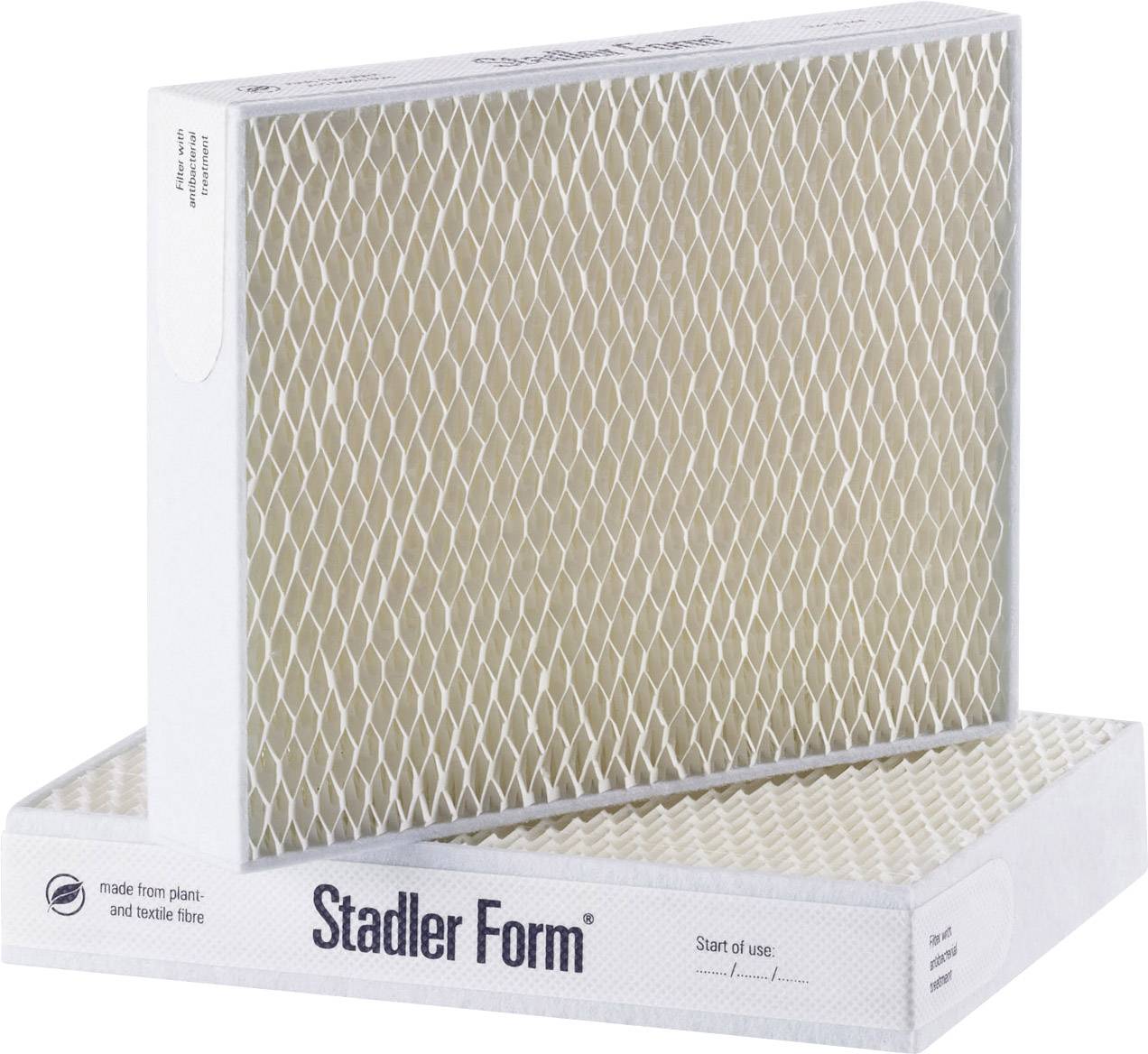 'Stadler Form'-Luftfilter aus pflanzlichen und textilen Fasern, Hauptansicht. Hinweise zur ersten Verwendung unten rechts.