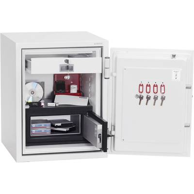 Ein geöffneter Tresor mit mehreren Fächern und Schubladen, enthält CDs, Ordner, USB-Stick und an der Tür hängende Schlüssel.