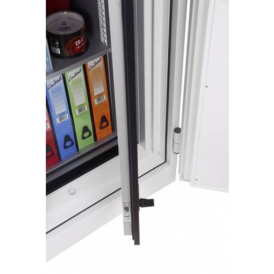 Ein geöffneter Aktenschrank mit bunten Ordnern und einer CD-R-Karte, die innen sichtbar ist. Der Schrank ist teilweise geöffnet.