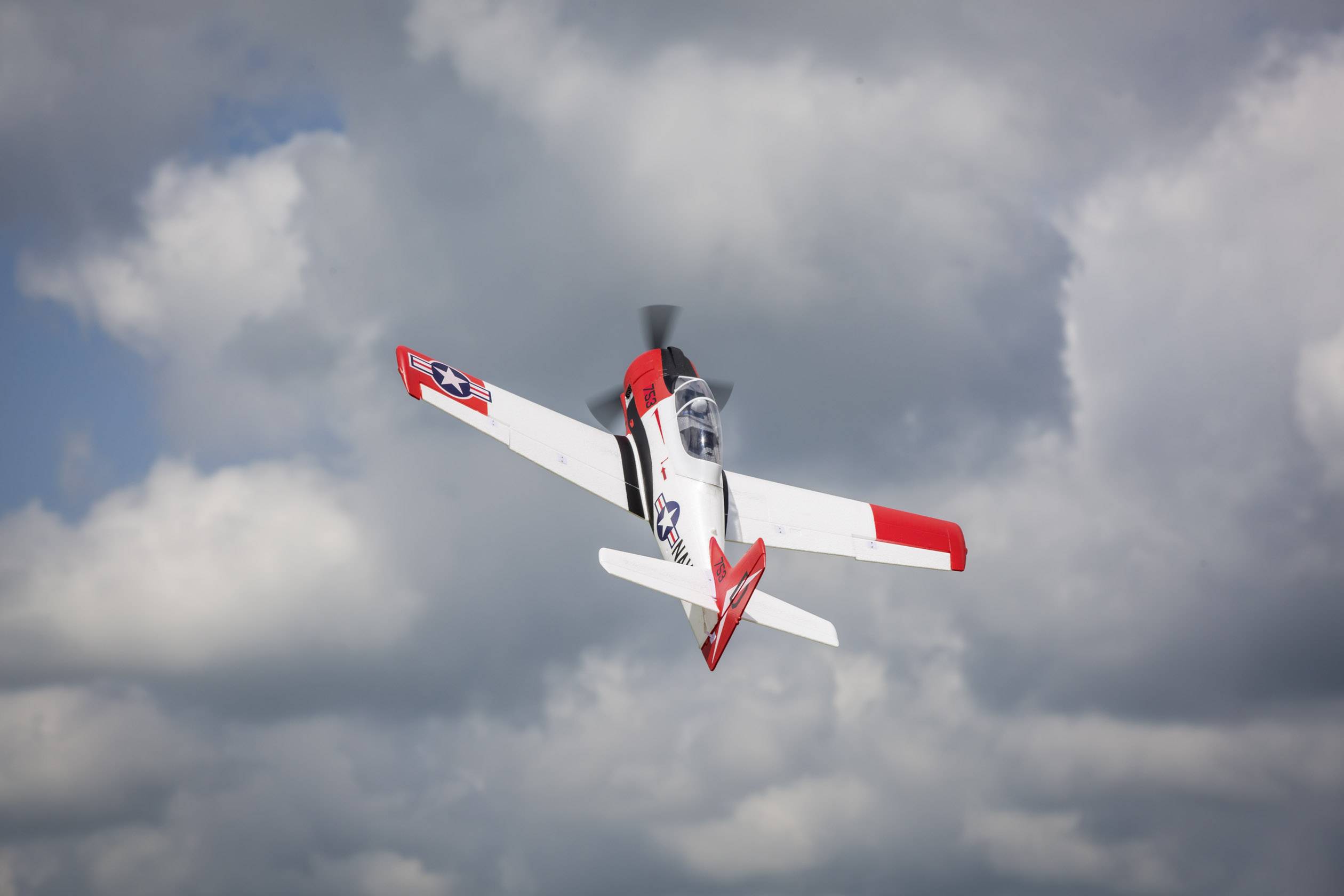 North American T-28 Trojan im Steigflug