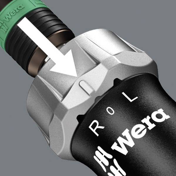 'Wera' Werkzeug mit einem Pfeil, der auf den Drehmechanismus zeigt. Der Pfeil signalisiert die Drehrichtung des Werkzeugs.