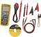 Ein Multimeter-Set mit digitalem Multimeter, Kabeln, Krokodilklemmen, Messleitungen und einer Software-CD.