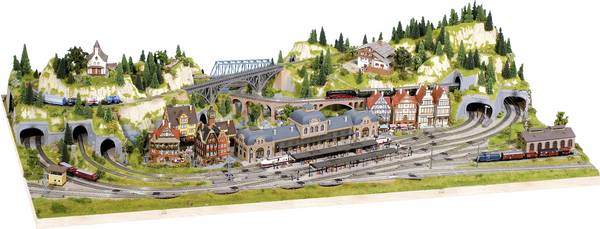 NOCH 0084830 N, Z Fertiggelände zentral Baden-Baden  N Arnold Gleis, N Fleischmann piccolo (mit Bettung), N Minitrix Gleis, Z Märklin miniclub Gleis, Z Rokuhan Gleis (mit Bettung)