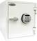 Ein weißer Tresor mit elektronischem Zahlenschloss, das sicher verschlossen ist.