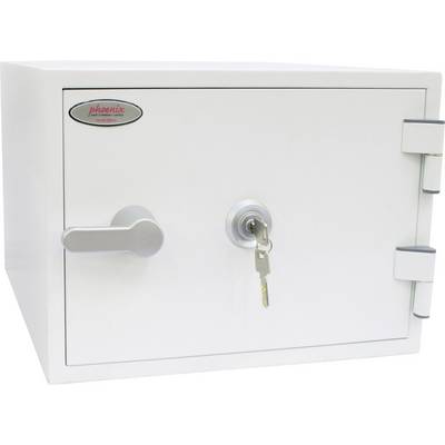 Ein weißer Safe mit Hebelgriff und einem Schlüssel im Schloss, bereit zur Sicherung von Wertsachen.