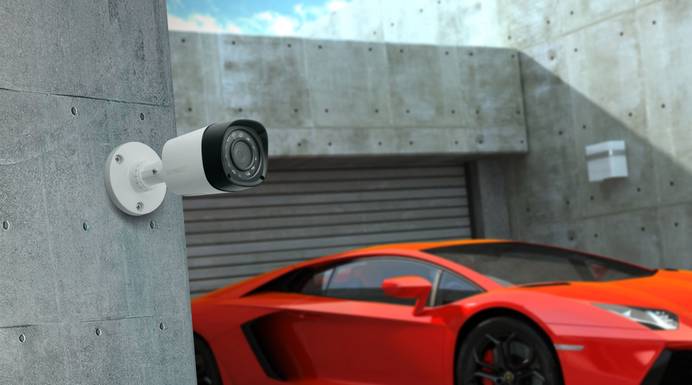Überwachungskamera an Garage