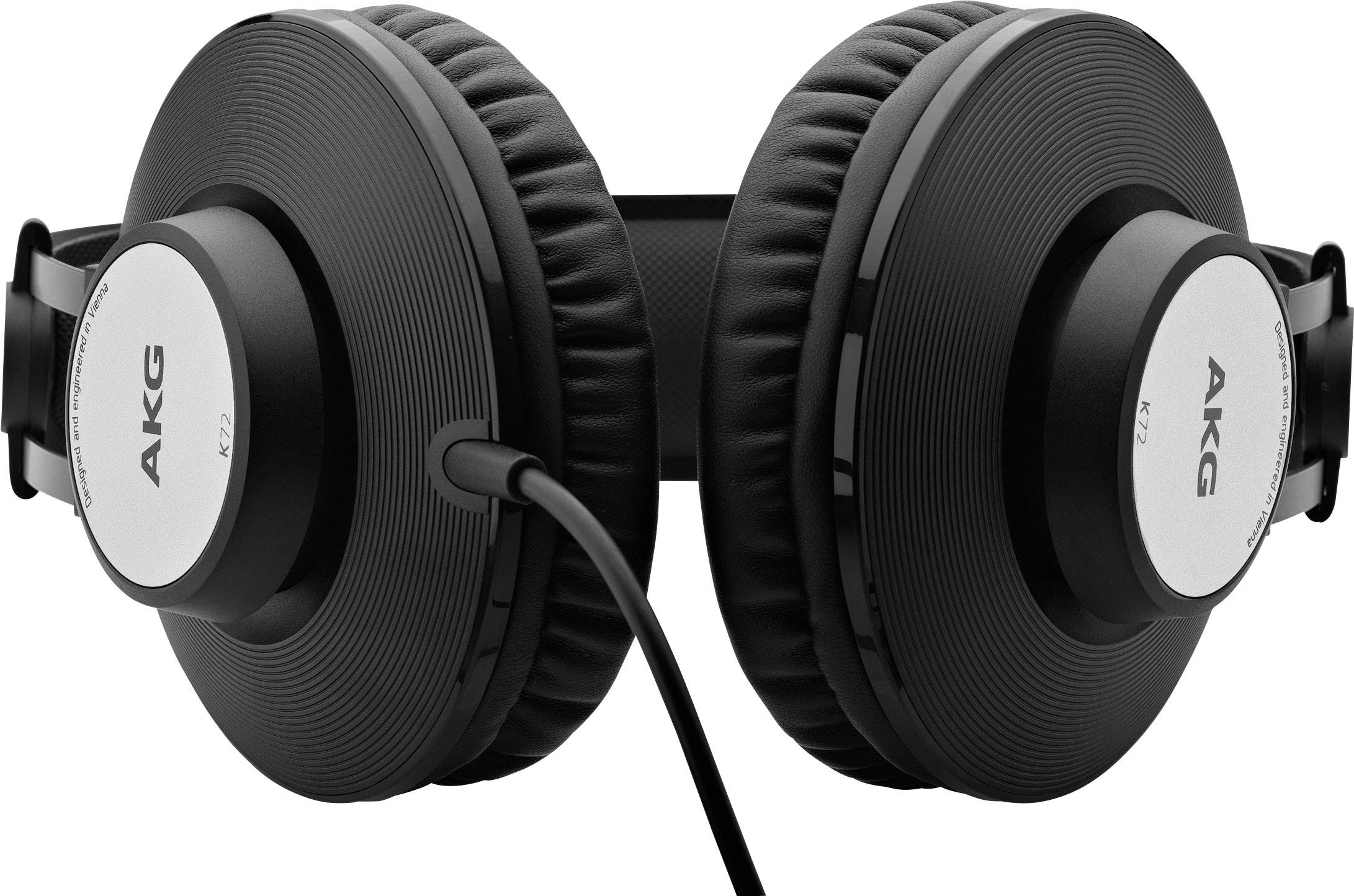 Schwarze over-ear Kopfhörer mit weichen Ohrpolstern und einem Kabel, geeignet für Musikgenuss und Studioaufnahmen.