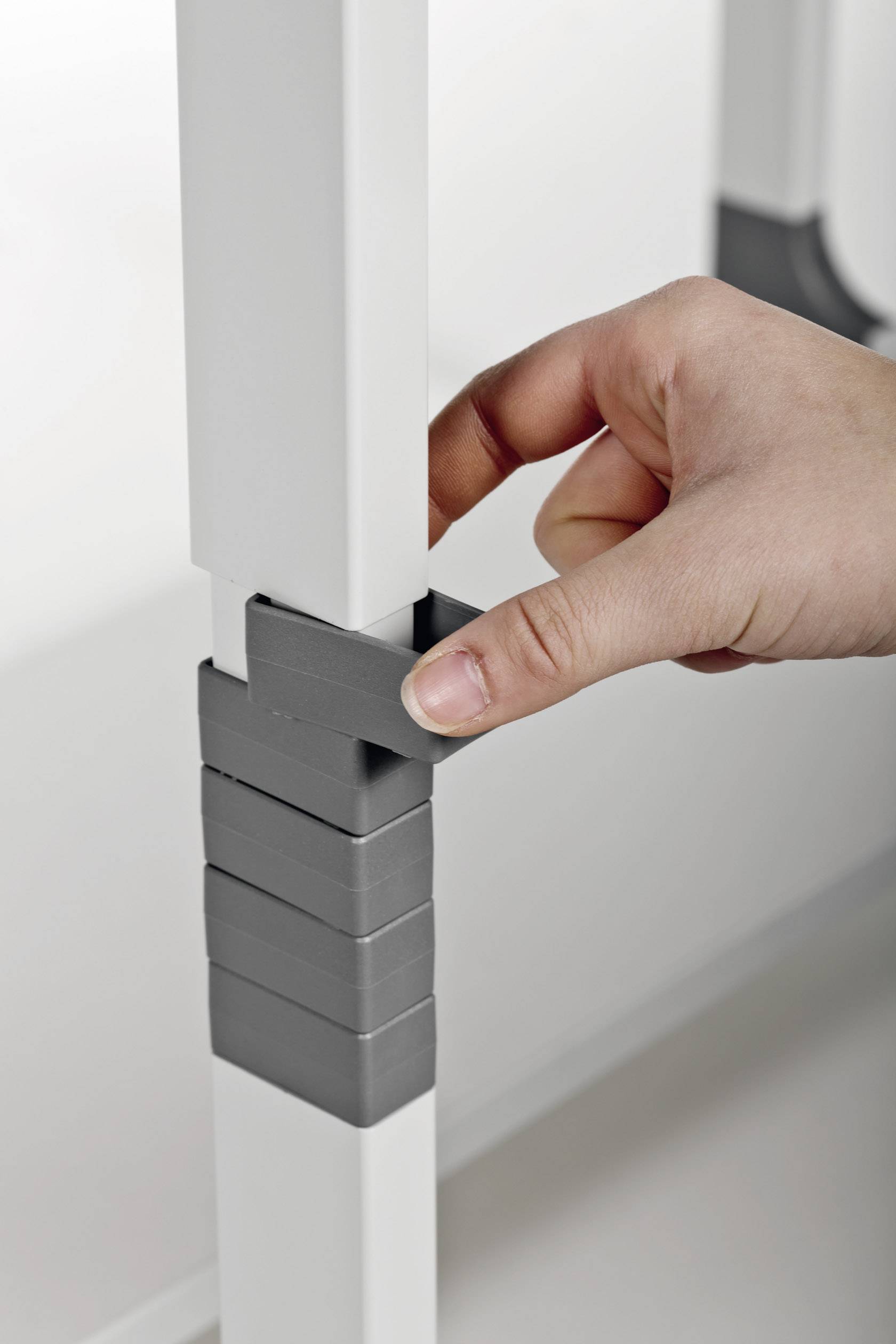 Durable Computer-Wagen höhenverstellbar, mit Rollen Höhen-Bereich: 920 bis 1220 mm (L x B x H) 550 x 800 x 925 mm Grau S-5