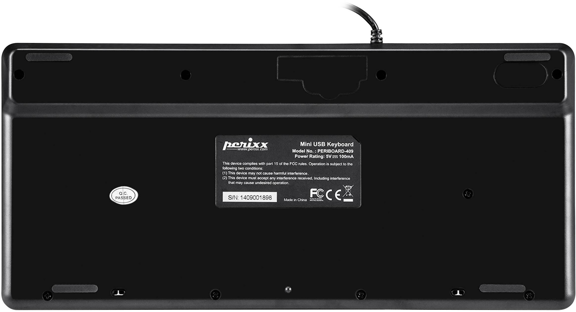 Rückseite einer Mini-USB-Tastatur, Modell PKB-800BU, mit mittig platziertem Typenschild und sichtbaren Befestigungsschrauben.