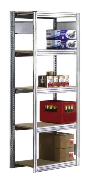 Ein Metallregal mit fünf Ebenen, auf denen Kartons, Dosen und Flaschen stehen. Ideal für Lagerung oder Organisation.