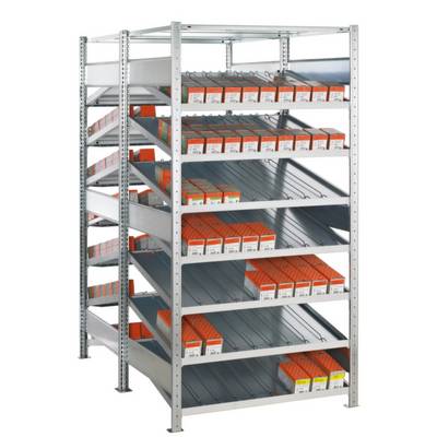 Metallregal mit sechs schrägen Ebenen, auf denen orangefarbene Boxen in mehreren Reihen ordentlich gestapelt sind.