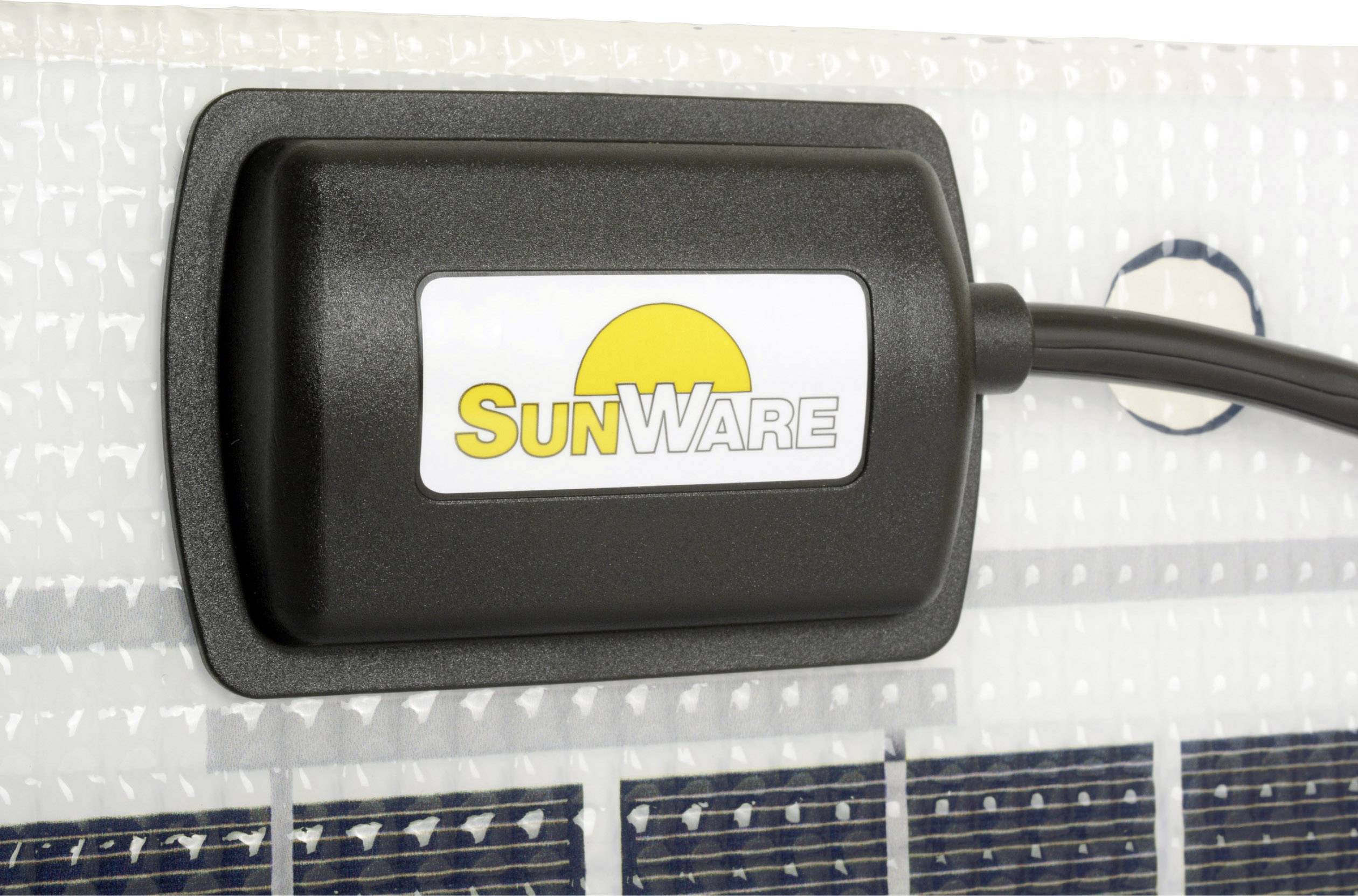 'Sonnenkollektor von SunWare mit einem schwarzen Kabelanschluss.'