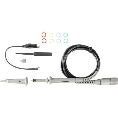 Oszilloskop-Tastkopf mit Kabel, verschiedenen Adaptern und farbigen Markierungsringen, zur präzisen elektrischen Messung.