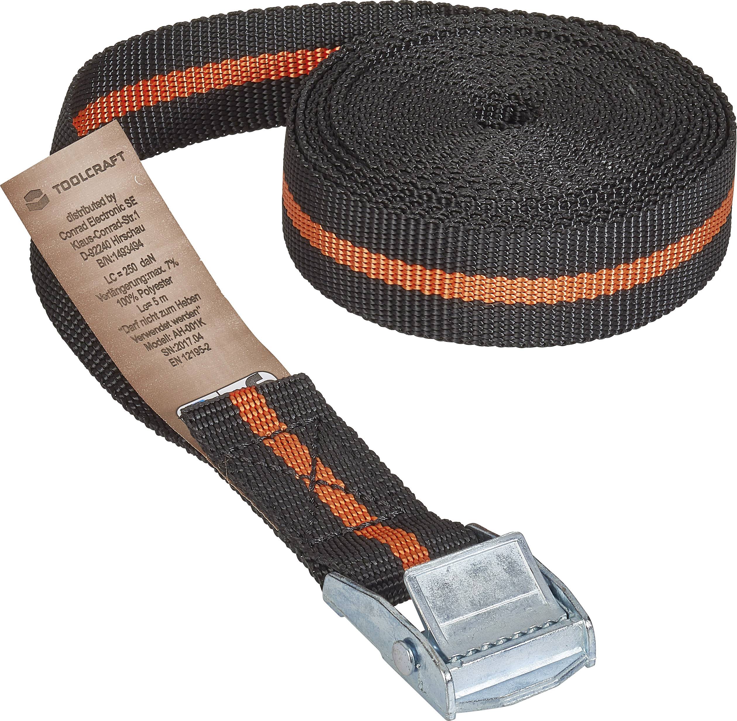 Schwarzer Zurrgurt mit orangefarbenem Streifen, Metallschnalle und Etikett. Ideal zum Sichern von Lasten.