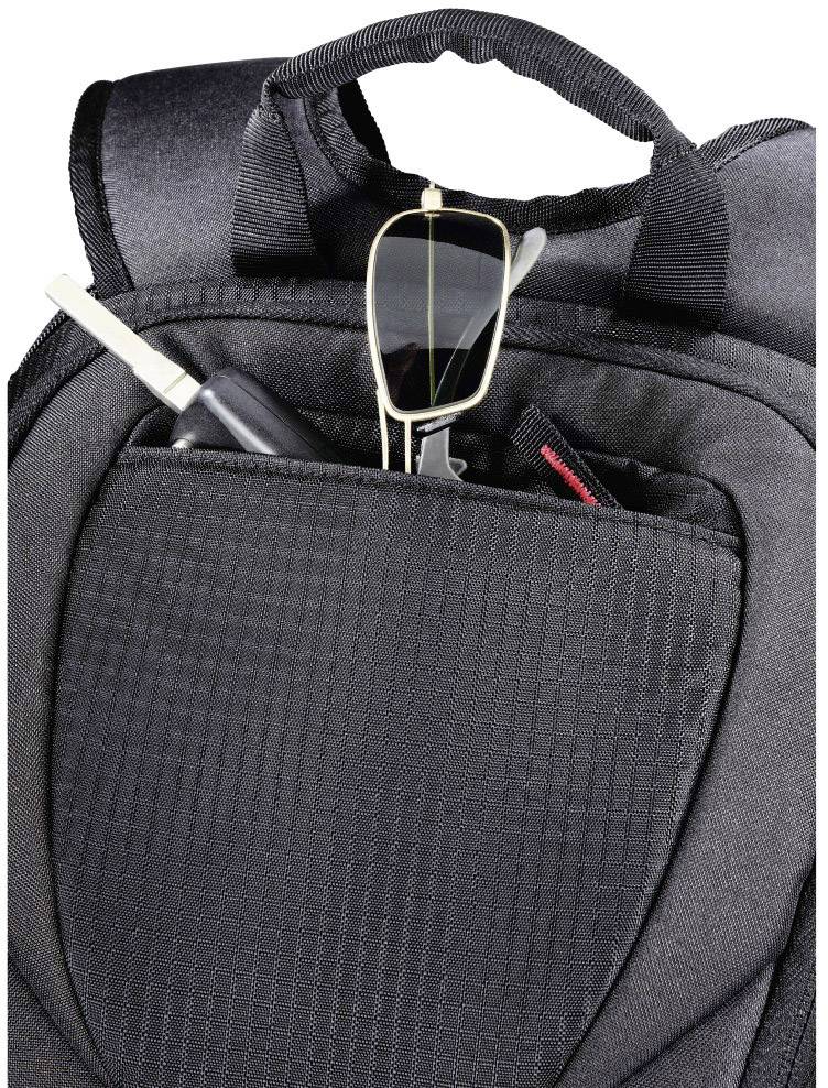 Eine schwarze Tasche mit einem oberflächlichen Fach, in dem eine Sonnenbrille und ein eingeklappter Regenschirm sichtbar sind.