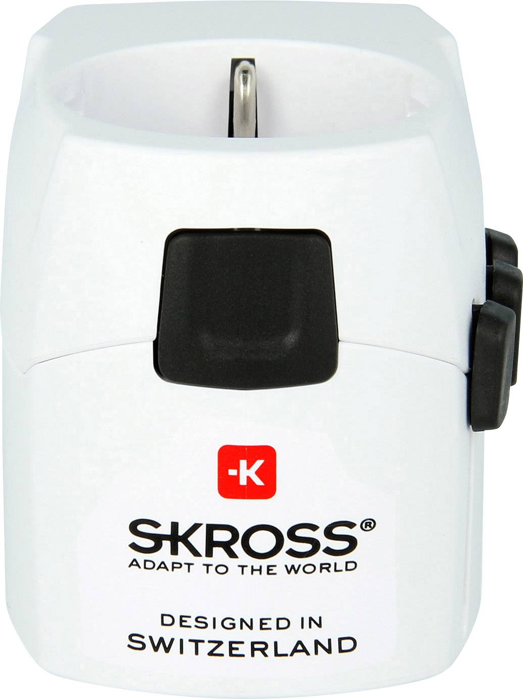 Weißer Reisestecker-Adapter mit schwarzem Schalter, Markenlogo 'SKROSS' und Text 'Designed in Switzerland'.