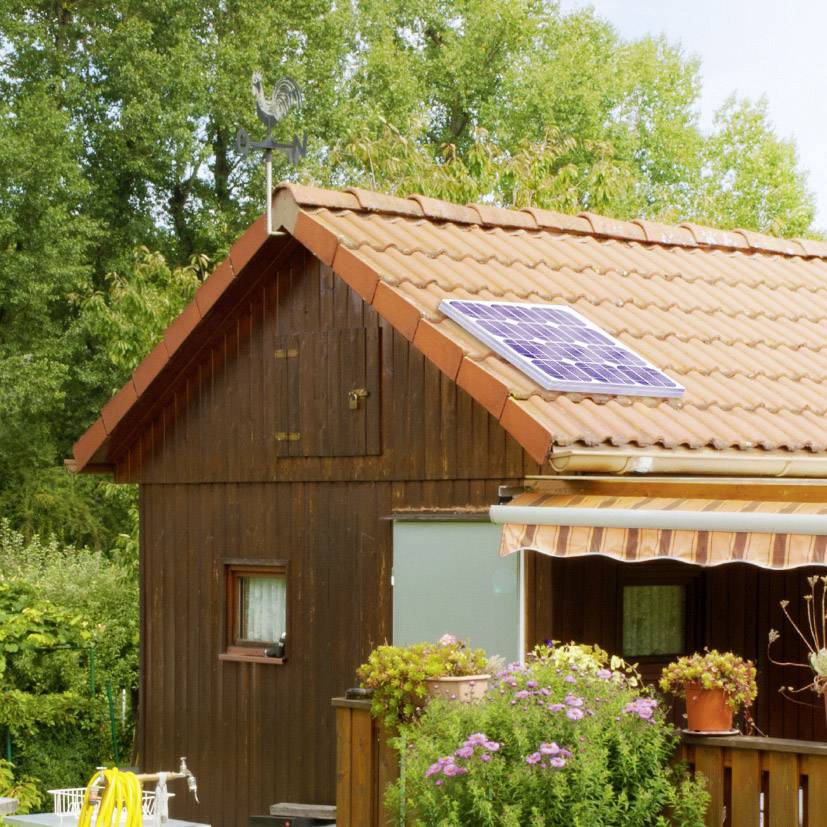 Almhütte mit Solaranlage
