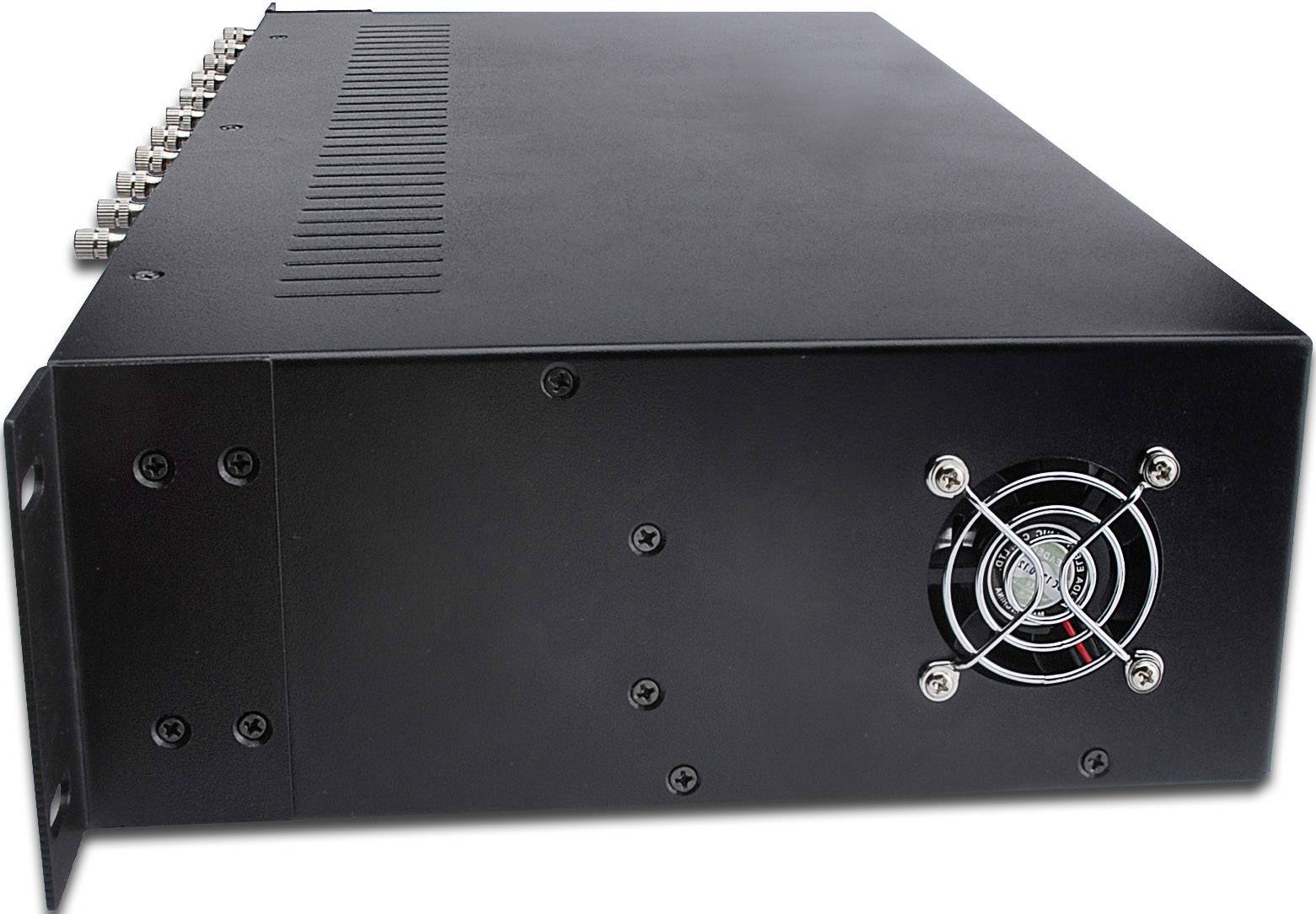 Ein schwarzer Netzwerk-Rack-Mount-Server mit mehreren Ports und einem Lüfter an der Seite.
