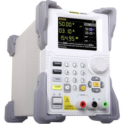 Ein Labor-Netzgerät mit digitalem Display zeigt '50.00 V', '3.10 A'. Diverse Tasten und Anschlüsse sind sichtbar. Modell: RIGOL DP712.
