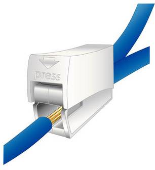 Ein Werkzeug verbindet ein blaues Kabel mit einem anderen Kabel durch Drücken. Das Wort 'press' ist auf dem Werkzeug sichtbar.