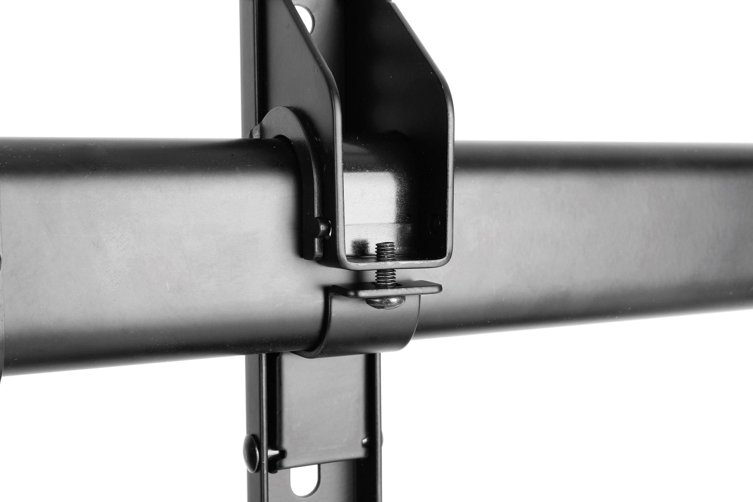 Nahaufnahme einer schwarzen Metallhalterung, die fest an einer runden Stange befestigt ist. Die Struktur wirkt robust und funktional.