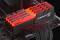 Ein Satz von rot beleuchteten G.SKILL TridentZ RGB RAM-Modulen ist auf einem Computer-Mainboard installiert.