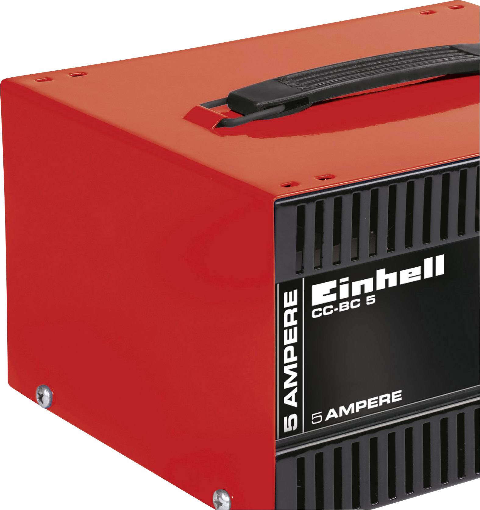 Ein rotes Batterieladegerät mit Griff, beschriftet mit 'Einhell', 'CC-BC 5' und '5 AMPERE'. Es ist geeignet zum Laden von Batterien.