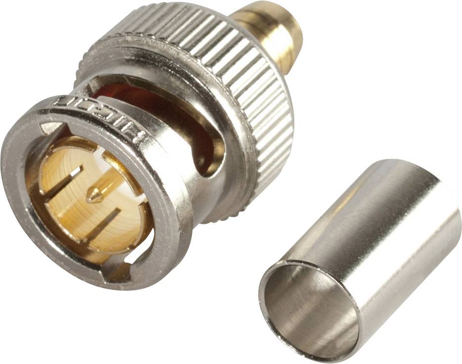 BNC-Stecker aus Metall mit vergoldeten Kontakten, neben einer metallischen Hülse. Verwendet für die Verbindung von Koaxialkabeln.