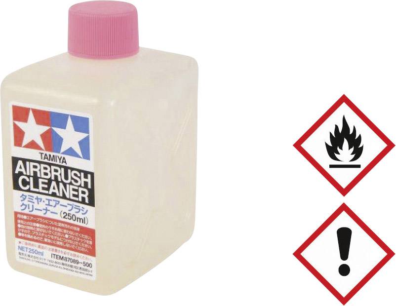 Flasche mit der Aufschrift 'Tamiya Airbrush Cleaner', 250 ml. Zwei Gefahrensymbole: Flamme (entzündlich), Ausrufezeichen (achtungsgefährlich).
