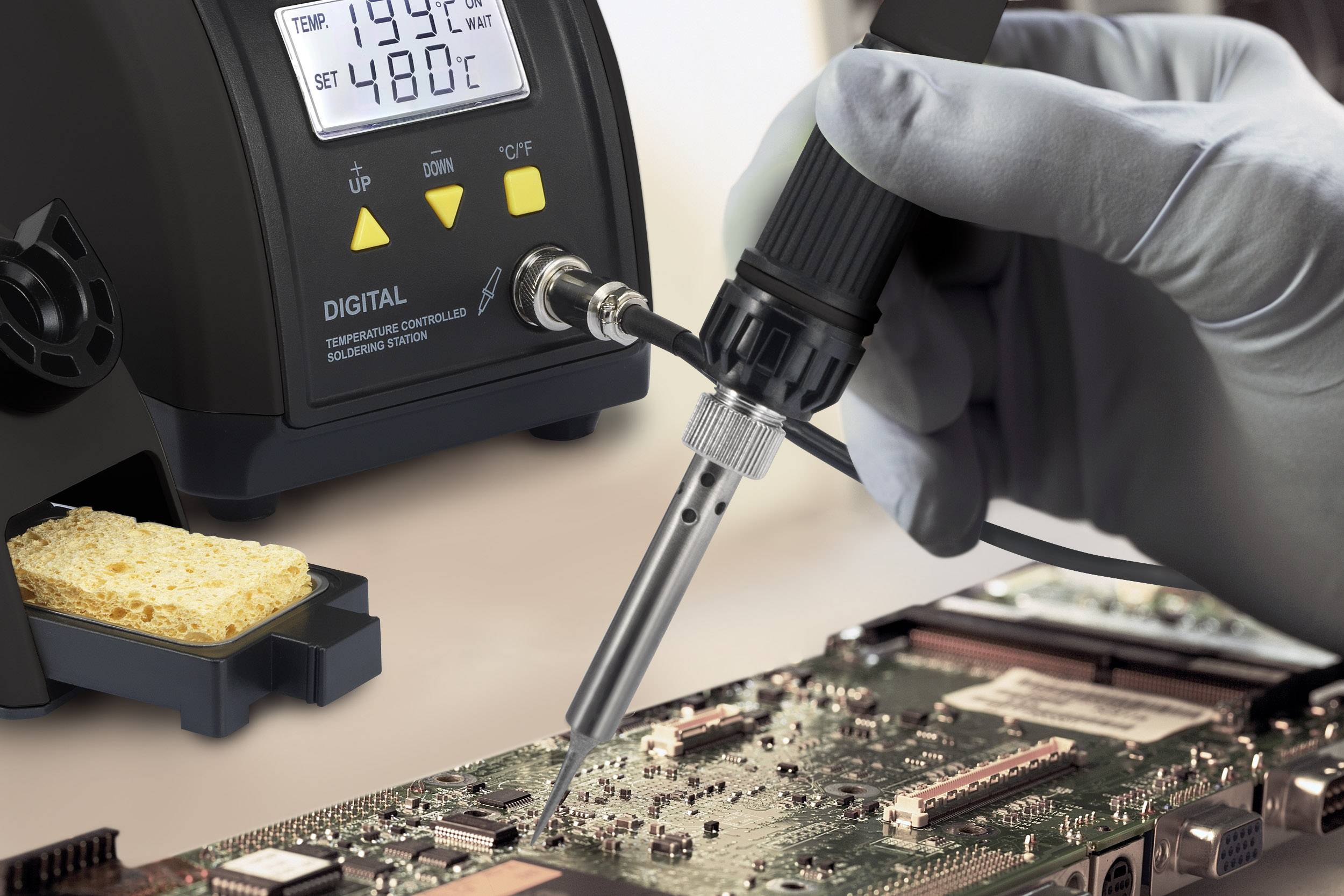 Die Lötverbindung hält - Löttechnik von TOOLCRAFT