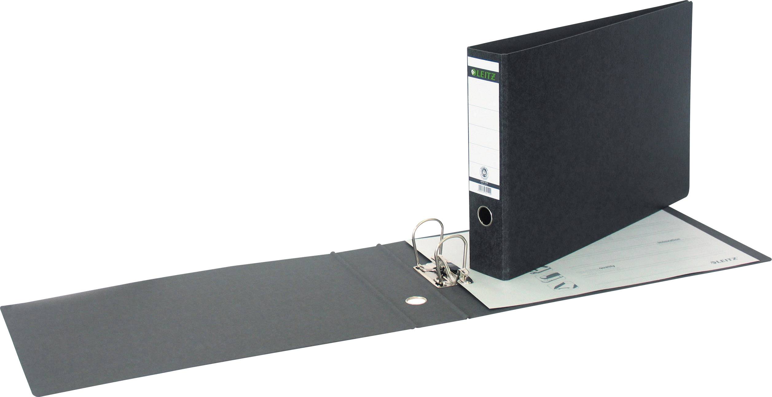 Ein schwarzer Aktenordner mit einem Etikett auf dem Rücken ist geöffnet. Er zeigt Metallringe, die zur Ablage von Dokumenten dienen.