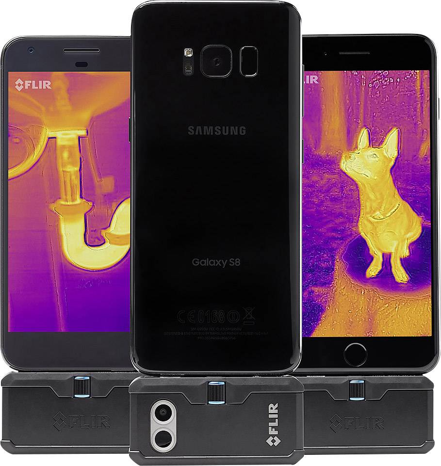 Drei Smartphones nebeneinander zeigen Wärmebildaufnahmen: ein Rohr unter einem Waschbecken, ein Hund und ein unsichtbares Gerät.