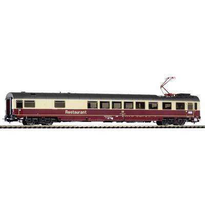 Ein Modellbahn-Restaurantwagen mit beiger und roter Lackierung, auf Schienen ausgestellt. Oben ist eine Stromabnehmerstruktur erkennbar.