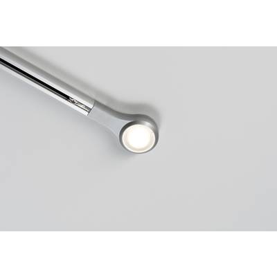 Eine moderne Deckenleuchte mit schlichtem, silbernem Design leuchtet nach unten.