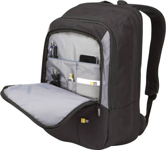 Ein schwarzer Rucksack mit geöffneter Fronttasche, die Fächer für Stifte, ein Handy und Karten zeigt. Ideal für Bürobedarf.