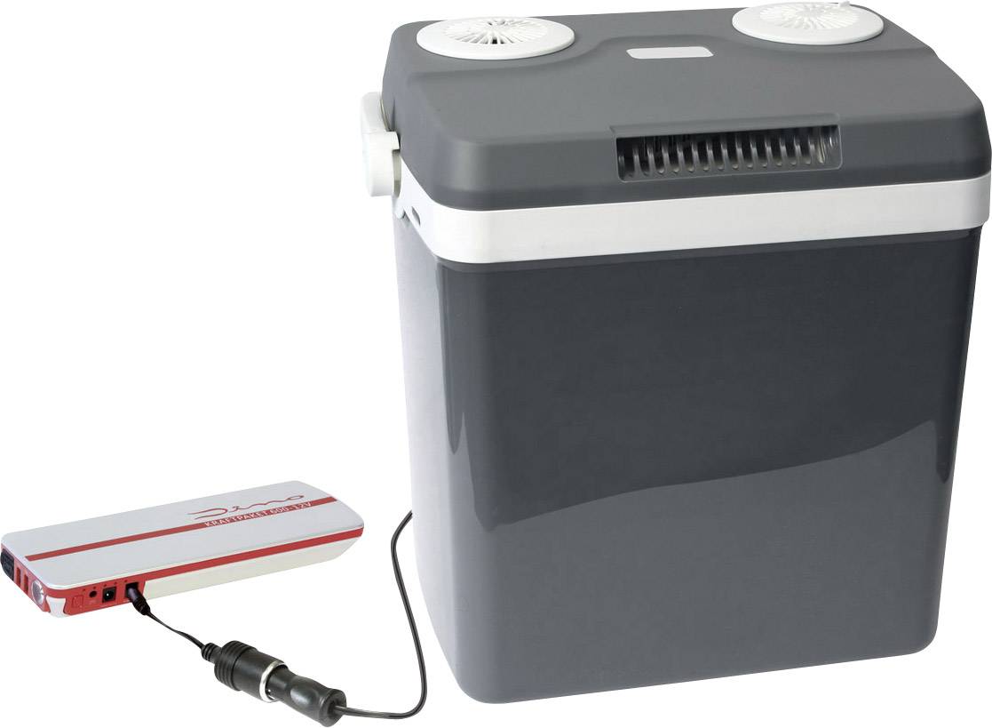 Eine graue tragbare Kühlbox mit zwei Lüftern oben, angeschlossen an ein externes rot-weißes Akkuladegerät mit Kabelstecker.