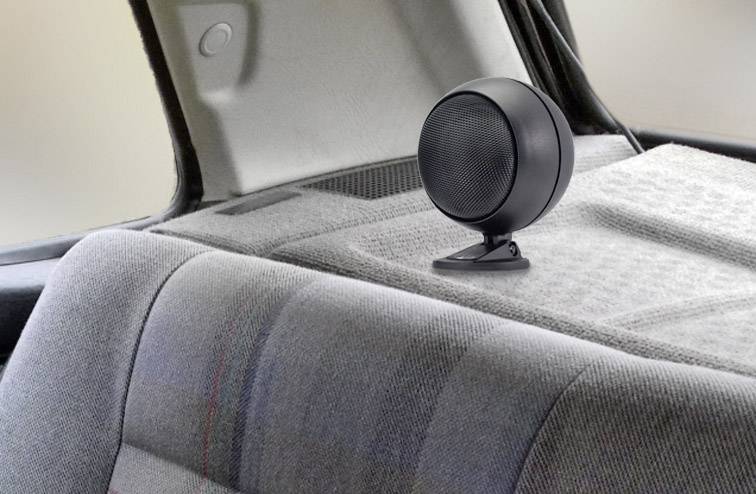 Breitband-Aufbaulautsprecher hinter den Rücksitzen