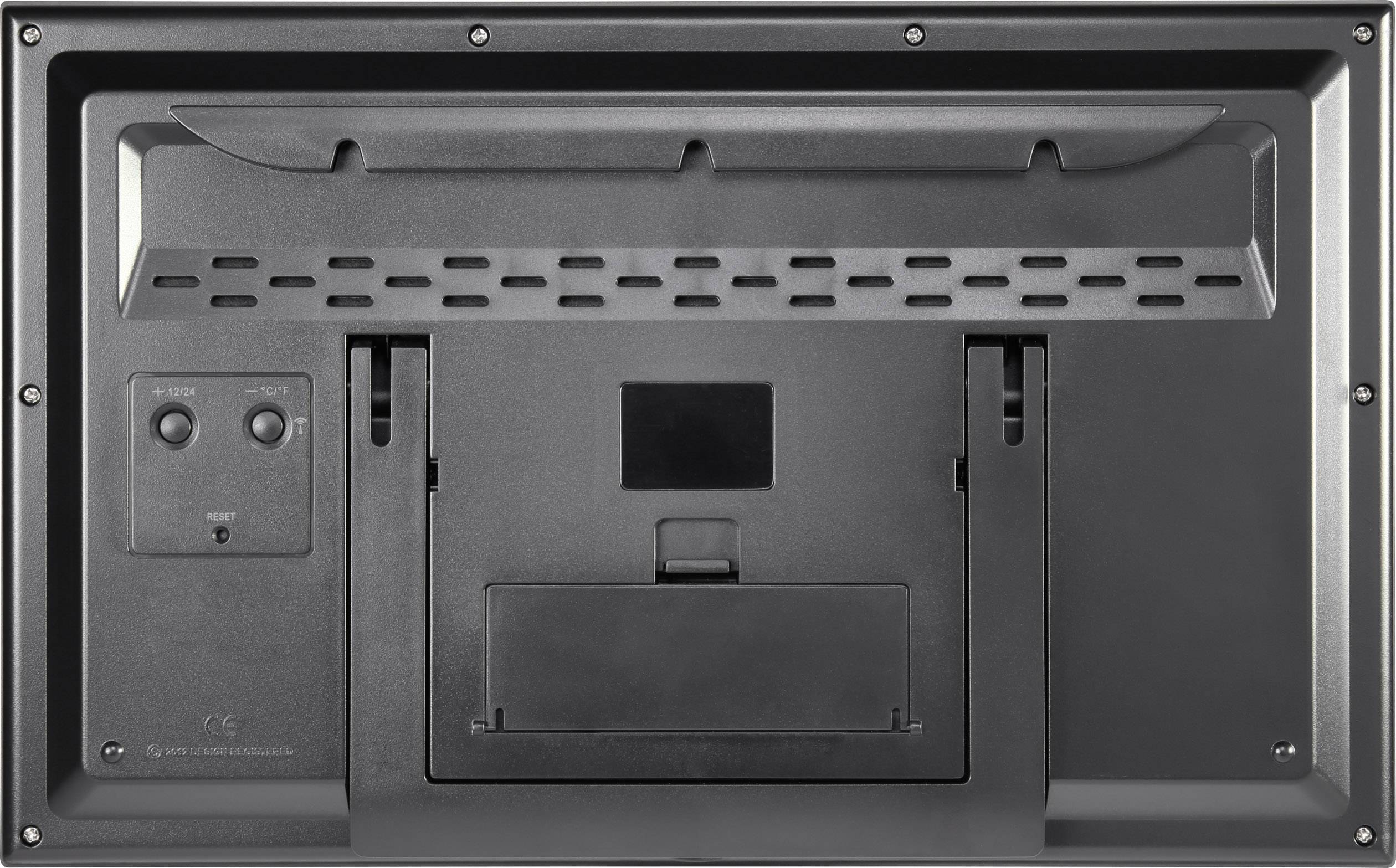 Rückseite eines schwarzen elektronischen Geräts mit Belüftungsschlitzen und zwei Anschlüssen auf der linken Seite.