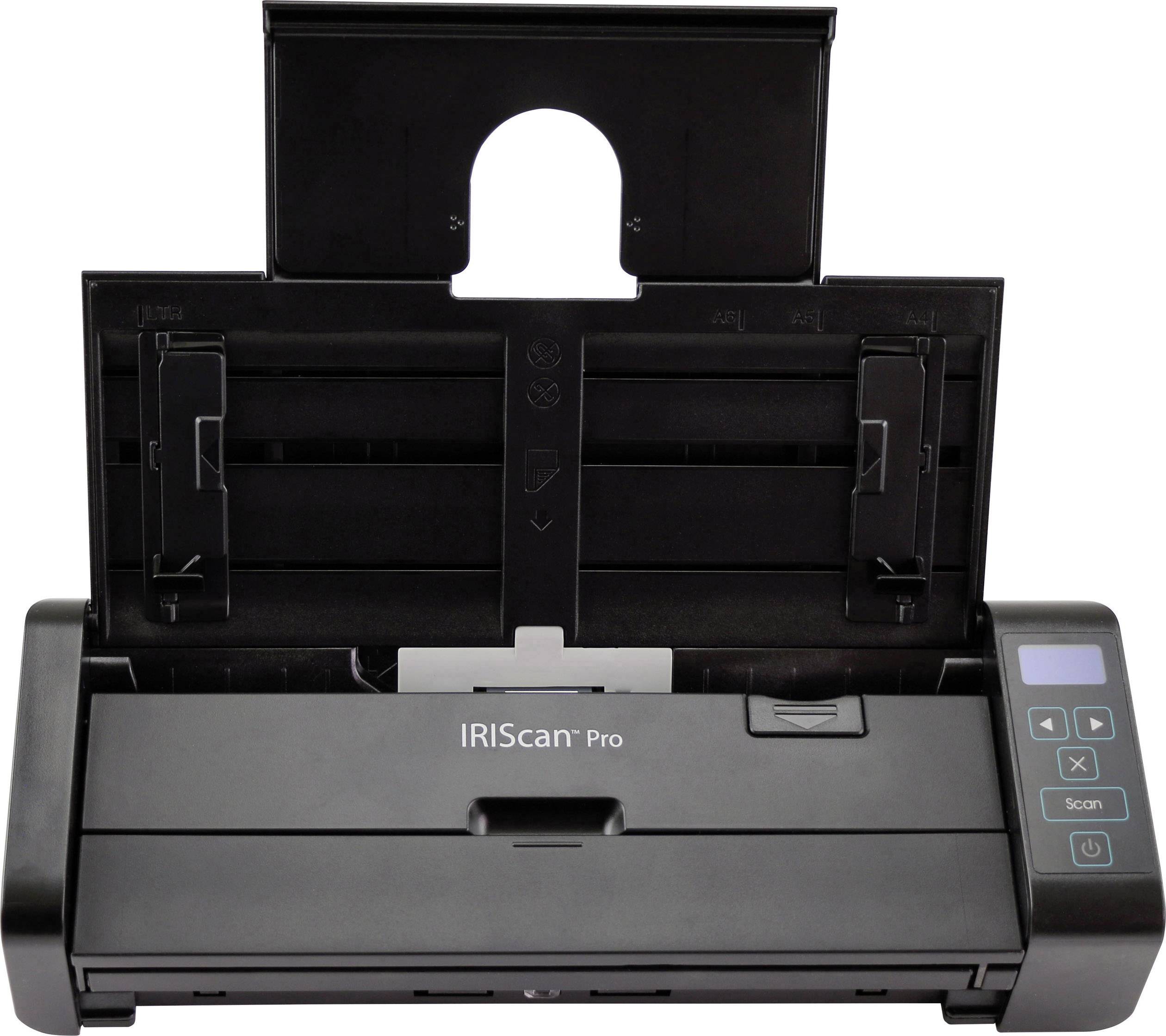 Ein tragbarer Dokumentenscanner mit offenem Papierfach, blauer Einschalttaste und Scan-Taste. Markenname 'IRISCan Pro' auf der Vorderseite.