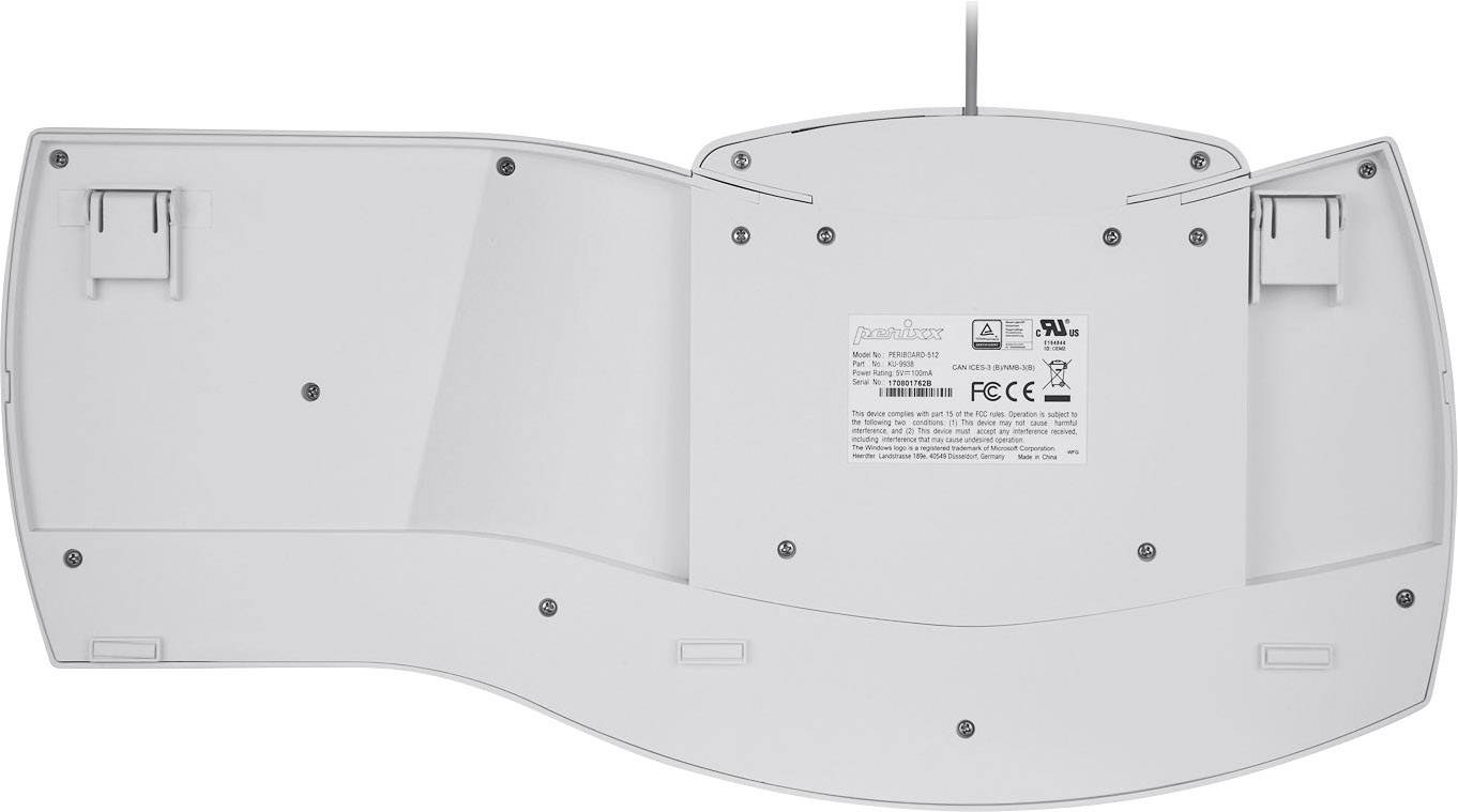 Rückseite einer ergonomischen Tastatur mit Kabel und Typenschild. Schrauben und zwei klappbare Stützen sind sichtbar.