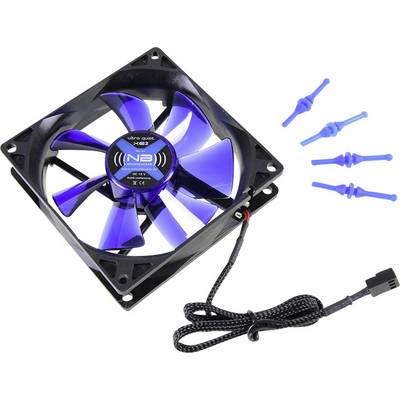 Ein blauer Computerlüfter mit schwarzen Rahmen, daneben vier blaue Befestigungsstifte. Ein schwarzes Kabel mit Stecker ist angeschlossen.