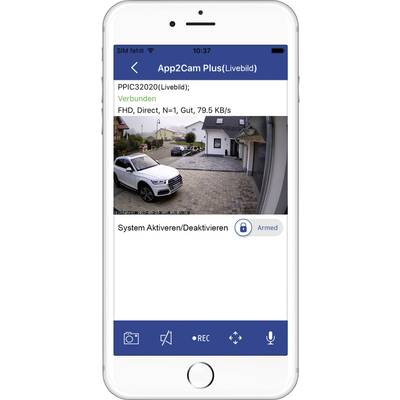 Smartphone-Display zeigt eine Sicherheitskameraansicht mit einem Auto in einer Einfahrt und Statusinformationen der Kameraverbindung.