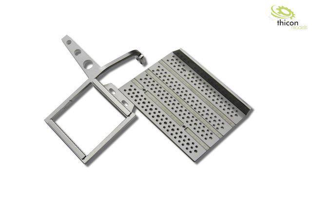 Metallkonstruktion mit rechteckigem Rahmen und gelochtem Blech, links oben Logo von 'thicon models'.