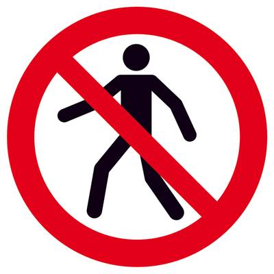 Ein rotes Verbotsschild mit einem durchgestrichenen Fußgängersymbol, das anzeigt, dass das Betreten verboten ist.