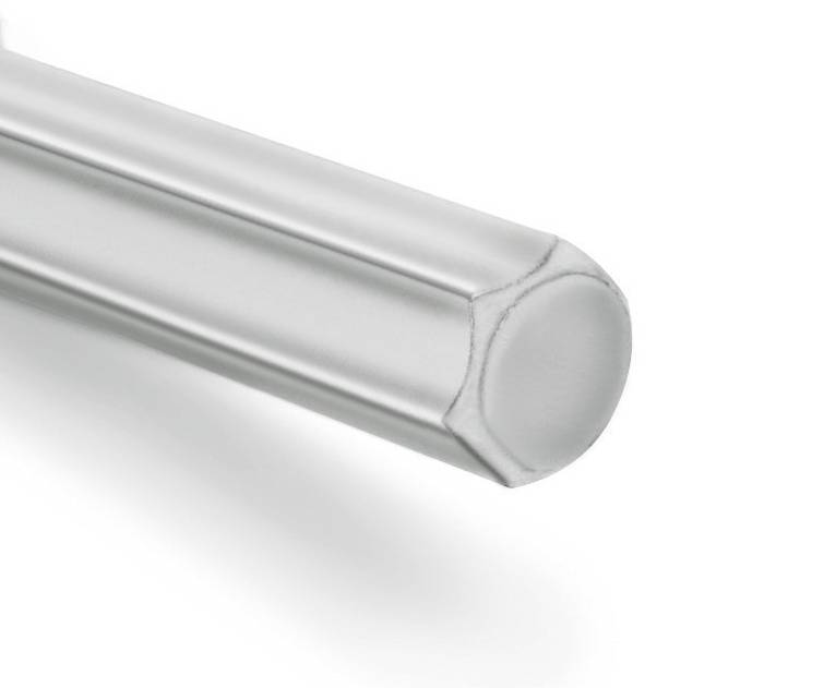 Eine silberne Metallstange mit glattem, rundem Ende, im diagonalen Winkel dargestellt.