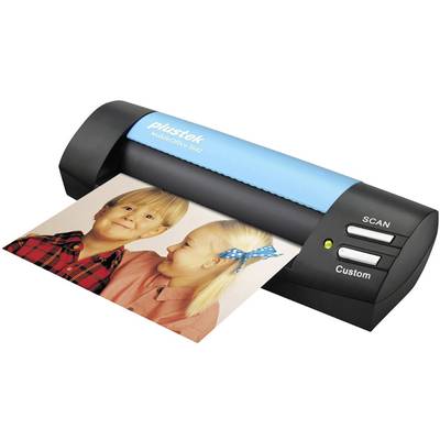 Tragbarer Scanner 'Plustek MobileOffice' scannt ein Foto von zwei lächelnden Kindern. Gerät hat Tasten für Scan und benutzerdefinierte Einstellungen.