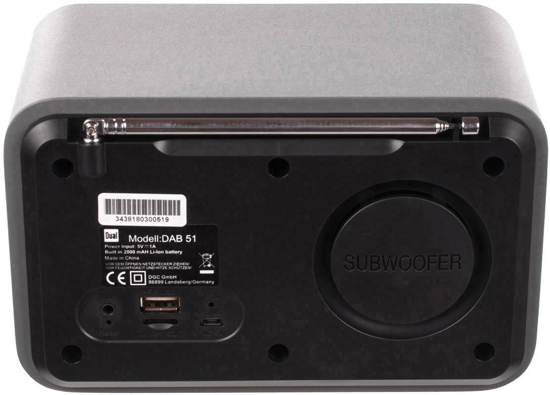 Rückseite eines schwarzen Radios mit der Aufschrift 'Subwoofer', USB-Anschluss und Antenne. Modell: DAB 51.