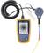 Ein tragbares Vibrationsmessgerät mit gelbem Rahmen und Bildschirm. Es hat Kabel und Sensoren zur Maschinendiagnose angeschlossen.