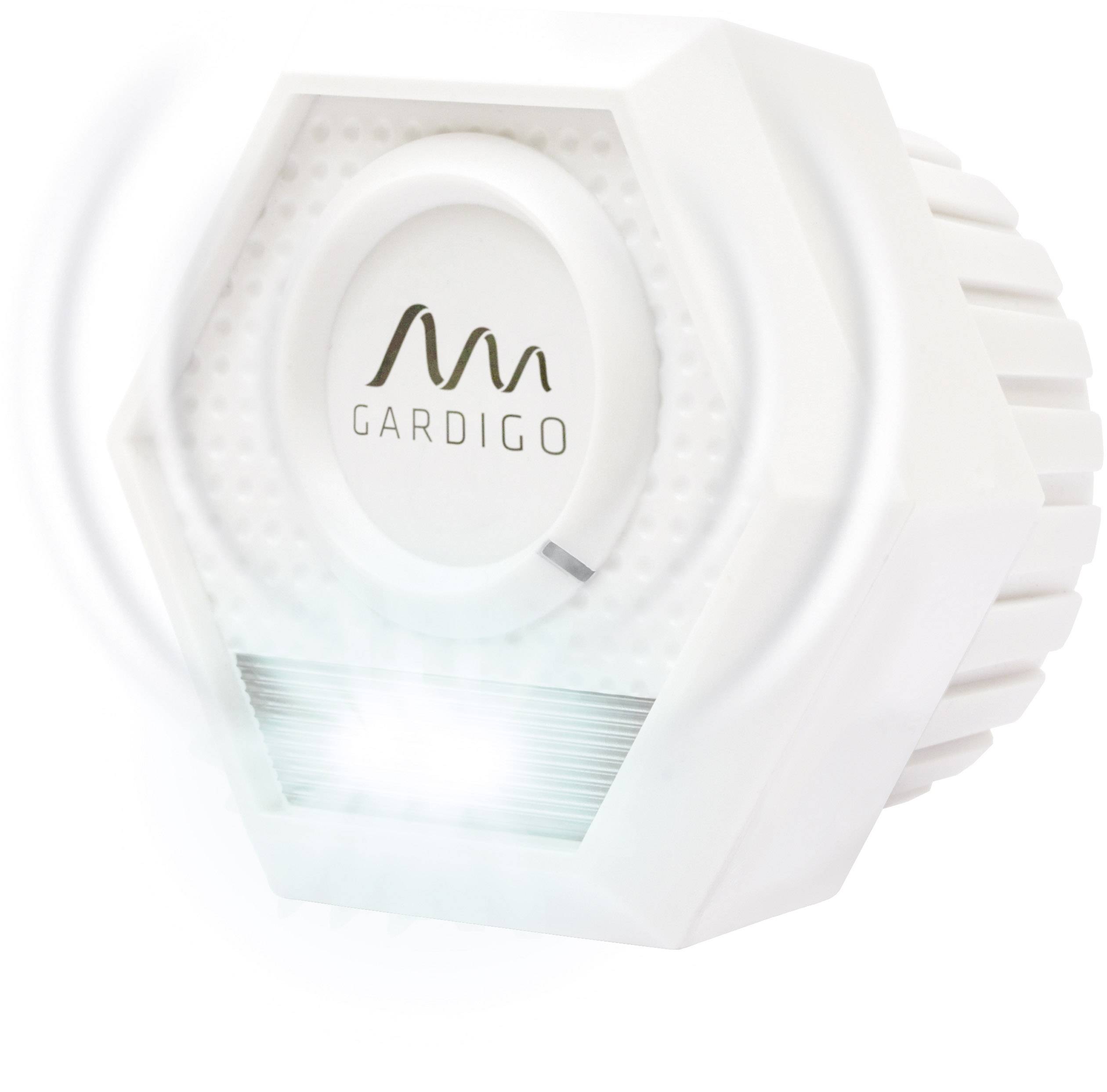 Ein weißes, sechseckiges Gerät mit der Aufschrift 'Gardigo', das Lichtstrahlen aussendet, symbolisiert eine Anti-Mücken-Funktion.